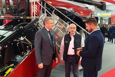 Оренбургская делегация работает на выставке «Золотая осень»
